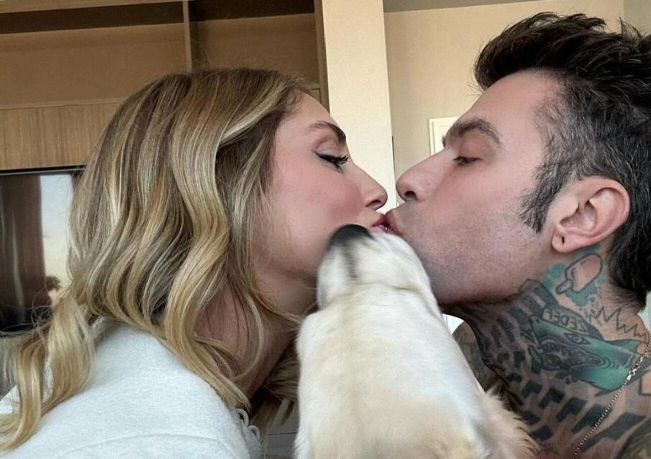 Altro che Meloni vs Ferragni, la notizia &egrave; che Fedez prende le distanze da Chiara dopo il caso pandoro Balocco