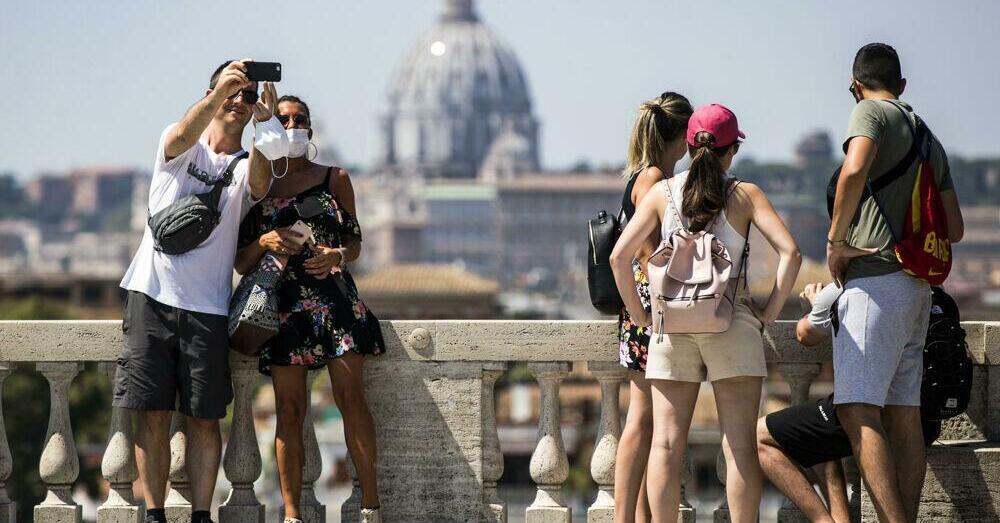 Ok, ma che caz*o &egrave; la &ldquo;turismofobia&rdquo;, la guerra contro i luoghi instagrammabili (da Tenerife a Genova)?