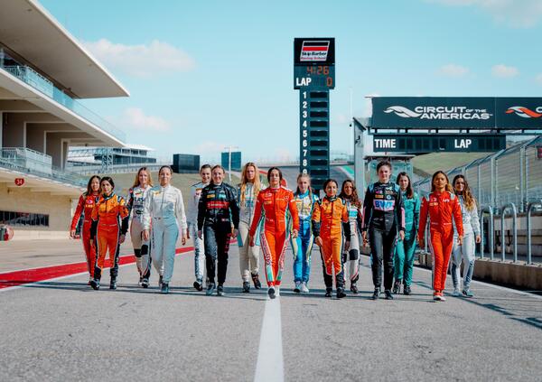 Ecco tutto quello che c&rsquo;&egrave; da sapere sulla F1 Academy, la categoria interamente al femminile gestita da Susie Wolff