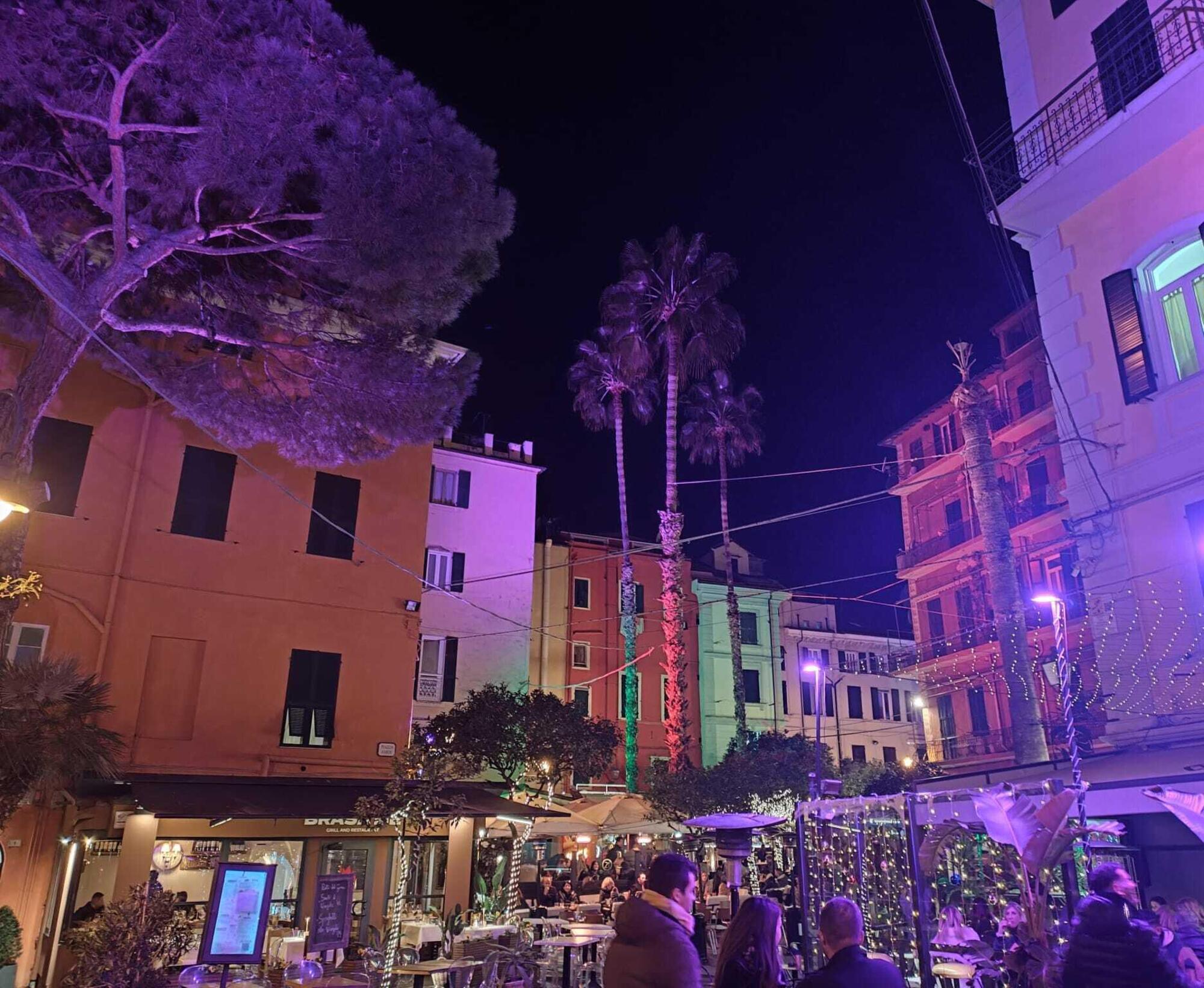 La citt&agrave; di Sanremo si &egrave; vestita di luci con l&rsquo;arrivo del Natale