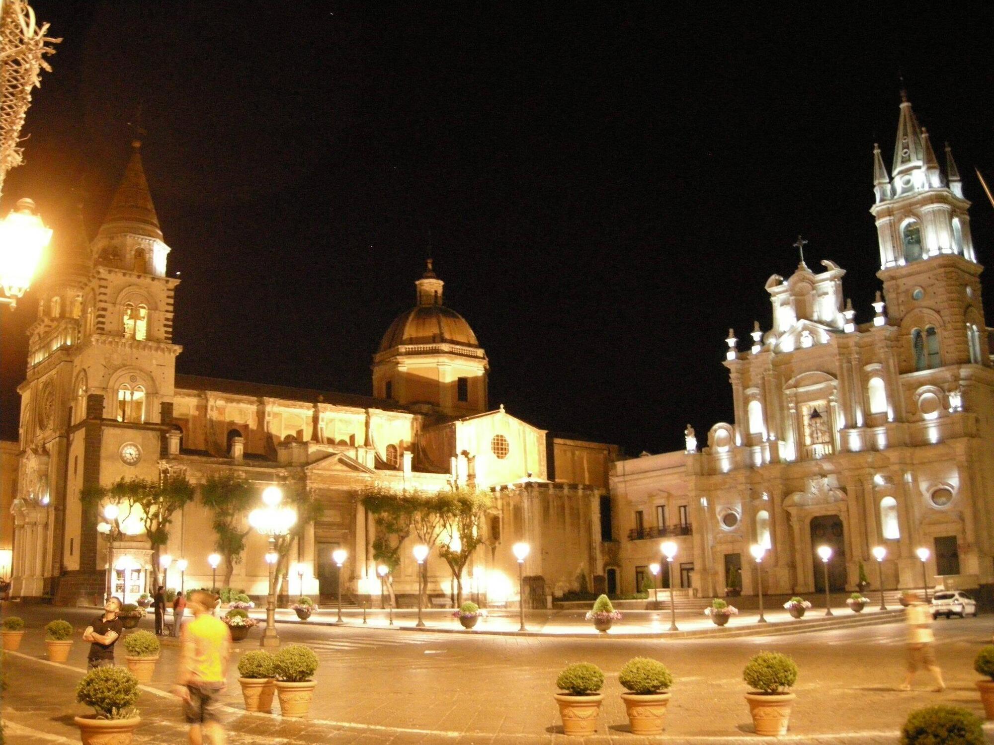 Piazza duomo Acireale