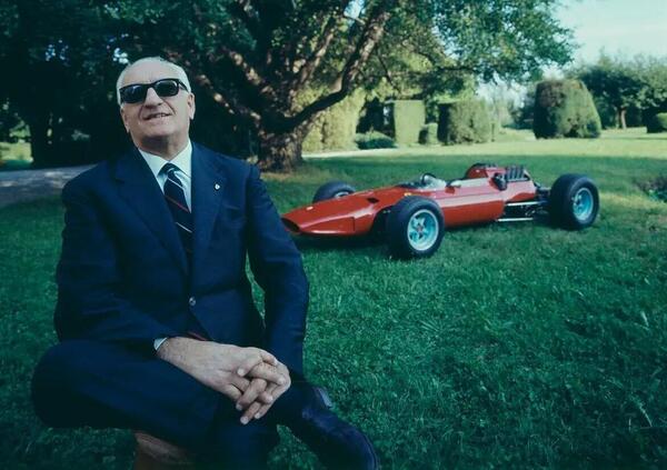 Enzo Ferrari, tra passione (morbosa) per le donne e l&#039;accusa di omicidio colposo: il lato oscuro del Drake non raccontato dal film di Michael Mann