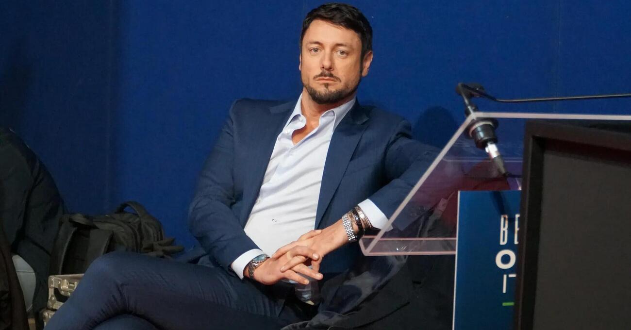 Andrea Giambruno pronto a querelare chi l&#039;ha diffamato dopo la rottura con Giorgia Meloni? Si parla dell&#039;avvocato Bernardini de Pace, ma Mediaset e Antonio Ricci...