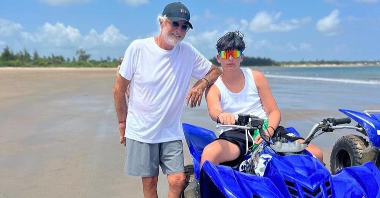 Flavio Briatore sul quad con Nathan Falco (senza casco, di nuovo, come gi&agrave; Elisabetta Gregoraci). Tutto regolare?