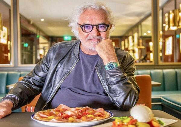 Crazy Pizza di Flavio Briatore bocciato dal Gambero Rosso: &ldquo;Solo selfie e...&rdquo;