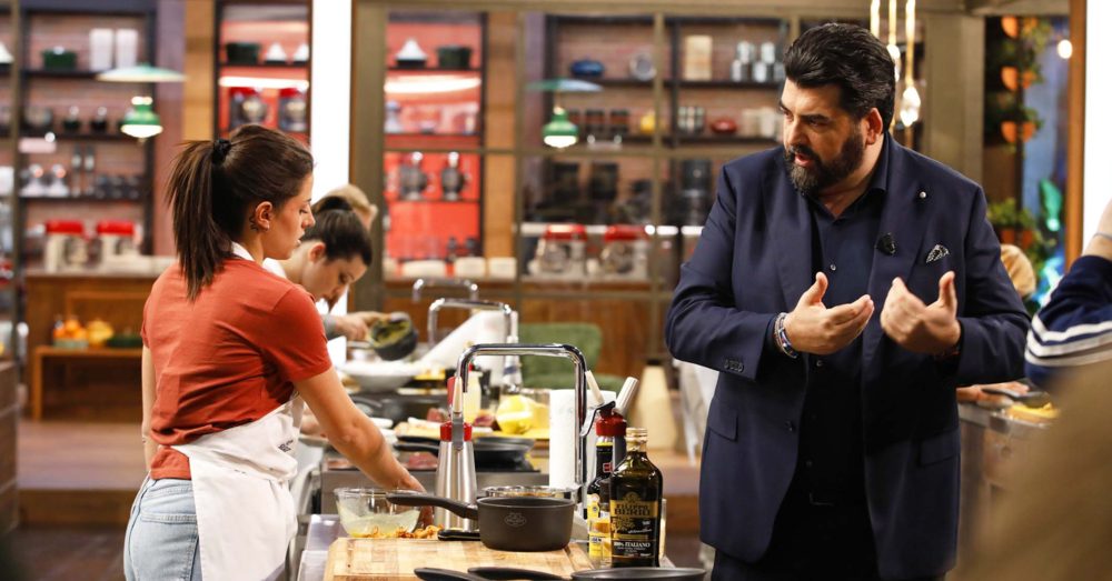 Le pagelle di Masterchef 13: Cannavacciuolo sbotta sul sifone di Kassandra. Mentre la pasta di Valeria &egrave; da gabbiani, non italiani&hellip;