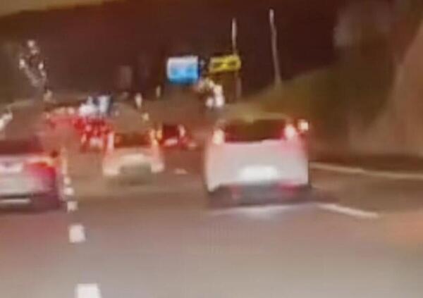 Fast &amp; Furious Italia: ma le avete viste le gare clandestine in autostrada e in tangenziale a 270 all&#039;ora a Milano? [VIDEO]