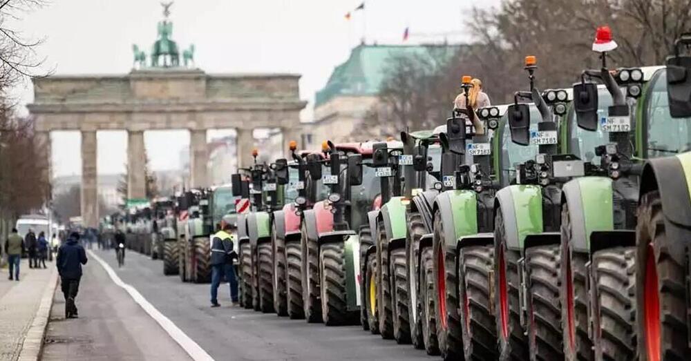 Trattori in strada in Germania, rivolte in Francia... Ma perch&eacute; in Italia nessuno protesta? E pensare che...