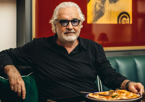 Pizza all&rsquo;ananas, Flavio Briatore si schiera. E sui prezzi dei suoi locali: &ldquo;Ecco perch&eacute; al Crazy si paga cos&igrave;. E il motivo del successo &egrave;...&rdquo;