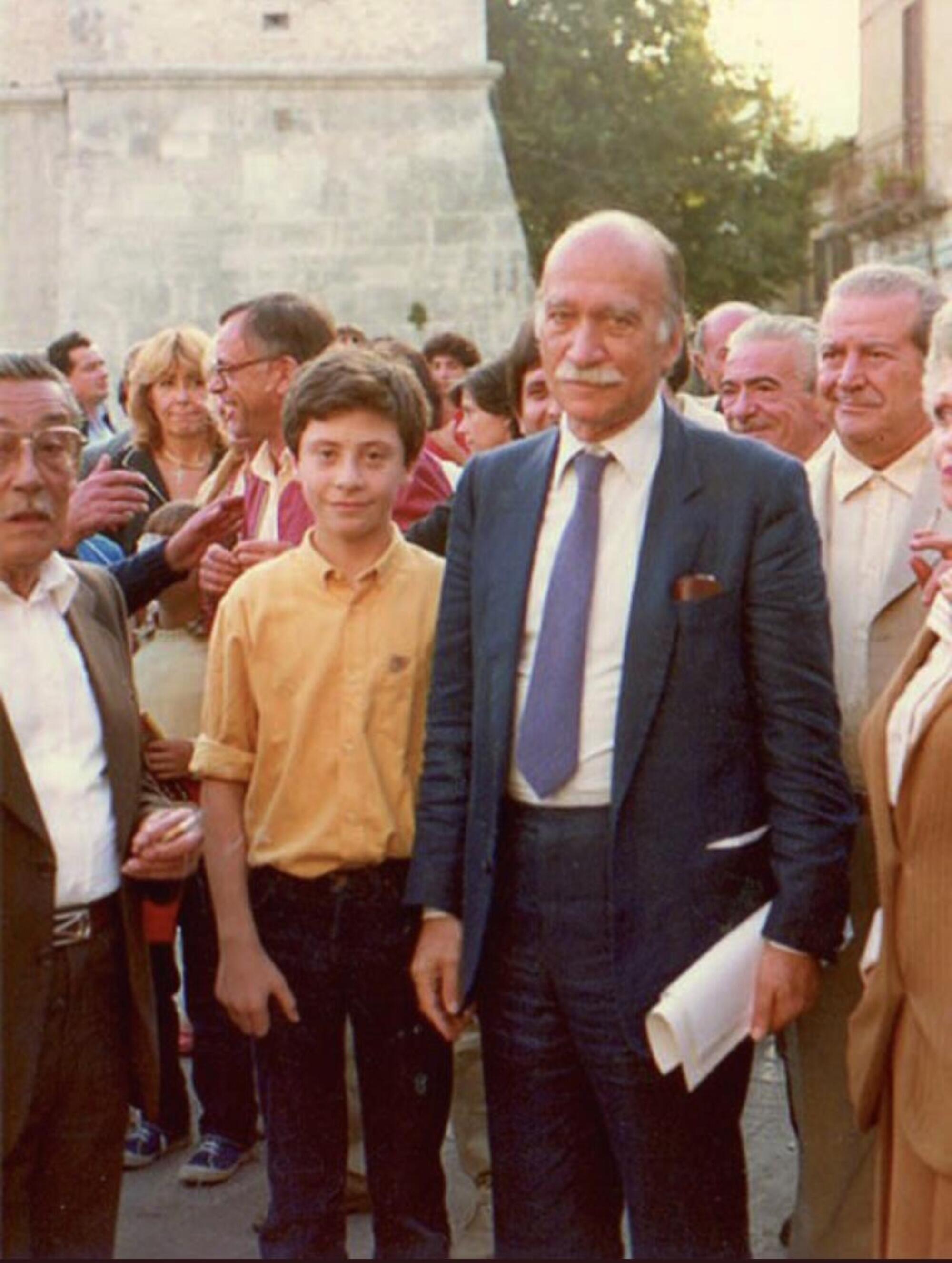 Italo Bocchino da ragazzo con Giorgio Almirante