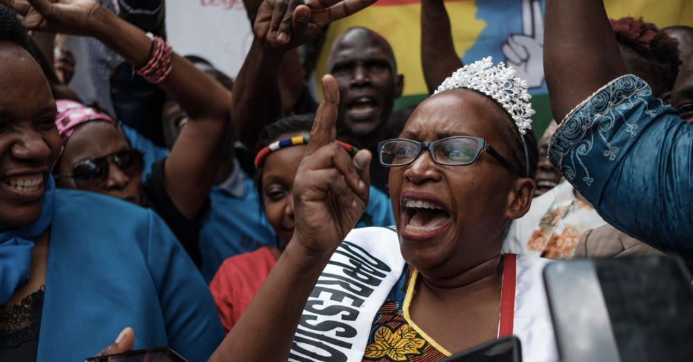 Ok, ma che caz*o &egrave; &ldquo;Maleducazione radicale&rdquo;, il movimento di attiviste che manda a fan*ulo i politici in tutto il mondo e combatte contro il patriarcato? 