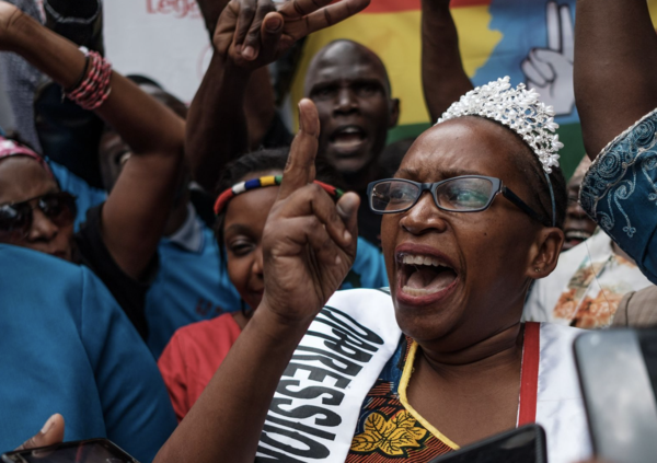 Ok, ma che caz*o &egrave; &ldquo;Maleducazione radicale&rdquo;, il movimento di attiviste che manda a fan*ulo i politici in tutto il mondo e combatte contro il patriarcato? 