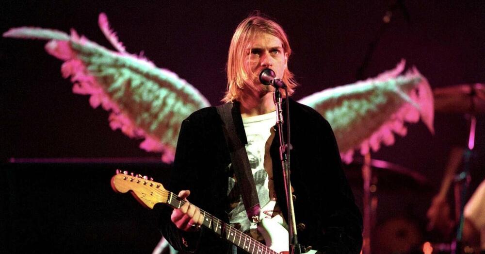 Kurt Cobain, ecco il referto inedito dell&#039;autopsia (droghe comprese), a 30 anni dalla morte. Il suicidio del leader dei Nirvana potrebbe essere stato inscenato? Secondo chi ha diffuso il documento s&igrave;, ma...