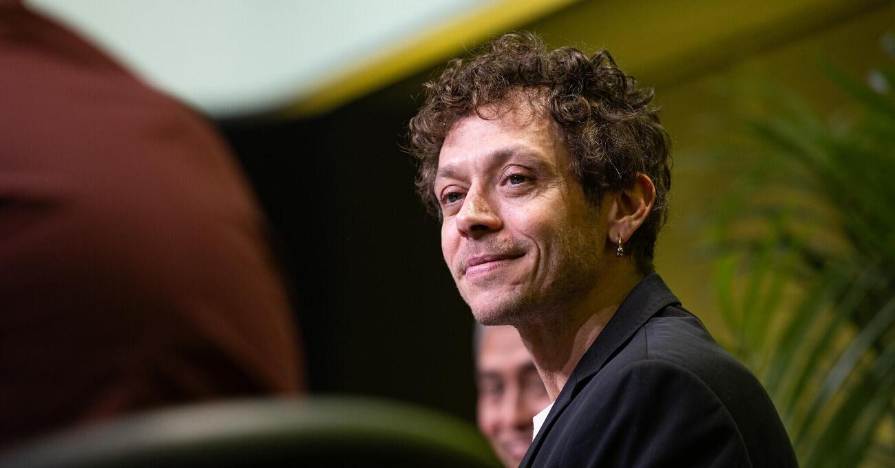 Valentino Rossi: &ldquo;Con Marco Bezzecchi speriamo di lottare per il mondiale. La moto? Bellissima, non ho mai smesso di lavorare con Drudi&rdquo;
