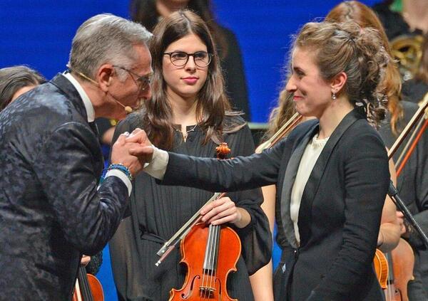 Paolo Bonolis torna al Festival di Sanremo per imparare che una donna si chiama direttrice e non &ldquo;signora&rdquo;?