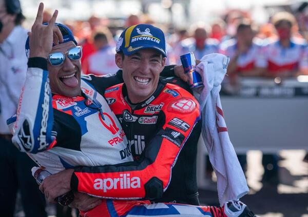 Jorge Mart&iacute;n, Aleix Espargar&ograve; e quella volta in cui fecero imprecare Jorge Lorenzo con qualche fetta di formaggio [VIDEO]