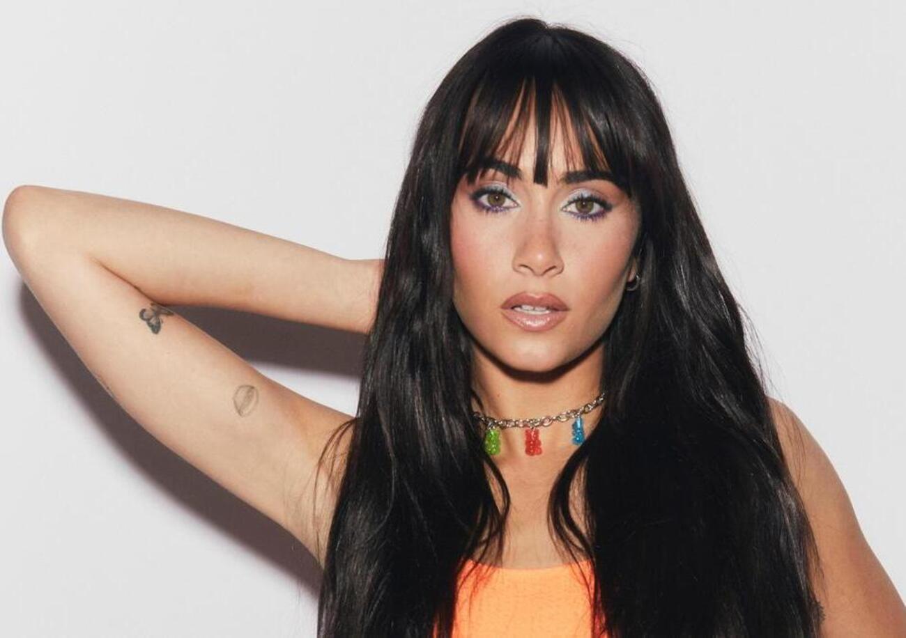 Ok, ma chi caz*o &egrave; Aitana, la cantautrice e attrice spagnola che canta &ldquo;Farfalle&rdquo; (Mariposas) con Sangiovanni a Sanremo 2024?
