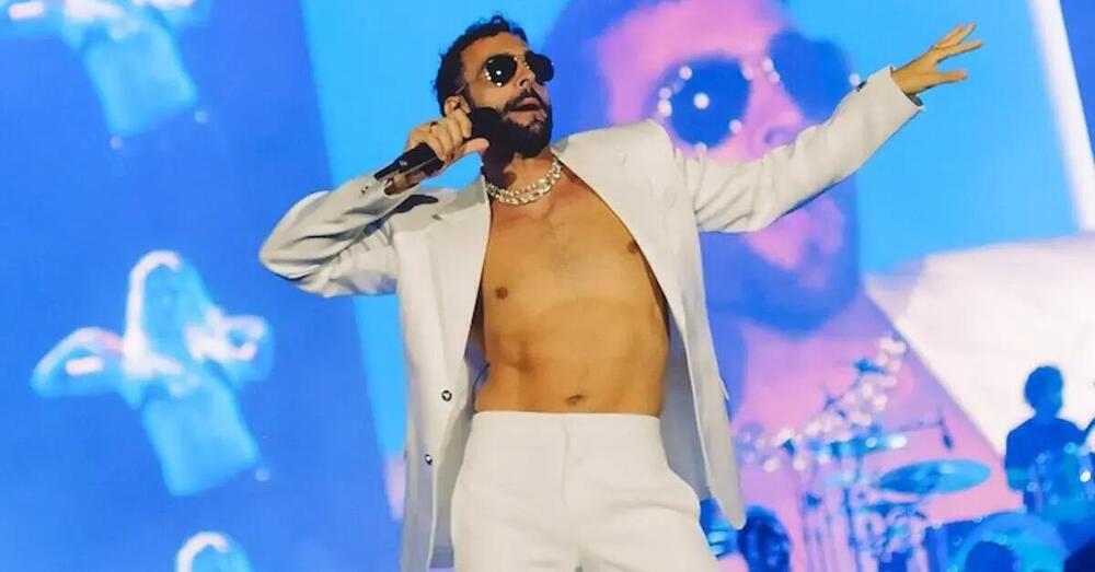 Perch&eacute; Mengoni annuncia adesso il tour nel 2025? C&#039;entra Sanremo, ma non solo...  