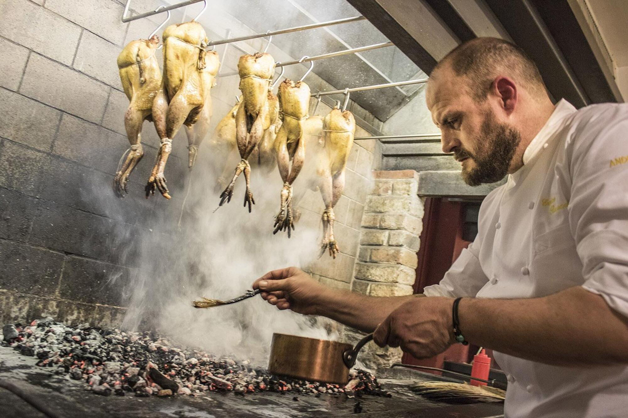 chef errico recanati in cucina