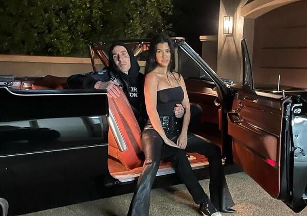 &ldquo;Tenetevi pure Ferrari e Lamborghini&rdquo;: ecco la collezione di auto che Travis Barker (Blink 182) ha mostrato a John Cena in What Drives You, tra cui una Buick del 1987 regalo di Kourtney Kardashian