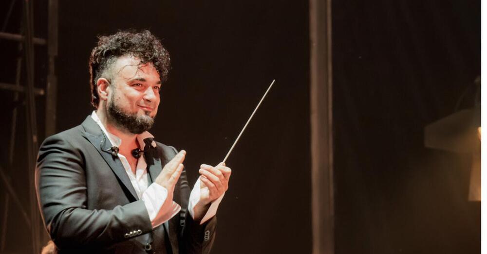 Sanremo, Melozzi: &ldquo;Anch&rsquo;io badante dell&rsquo;orchestra, ma la sinfonica e la Rai&hellip;&rdquo;. E su Damiano dei M&aring;neskin solista e la lobby autori&hellip; 