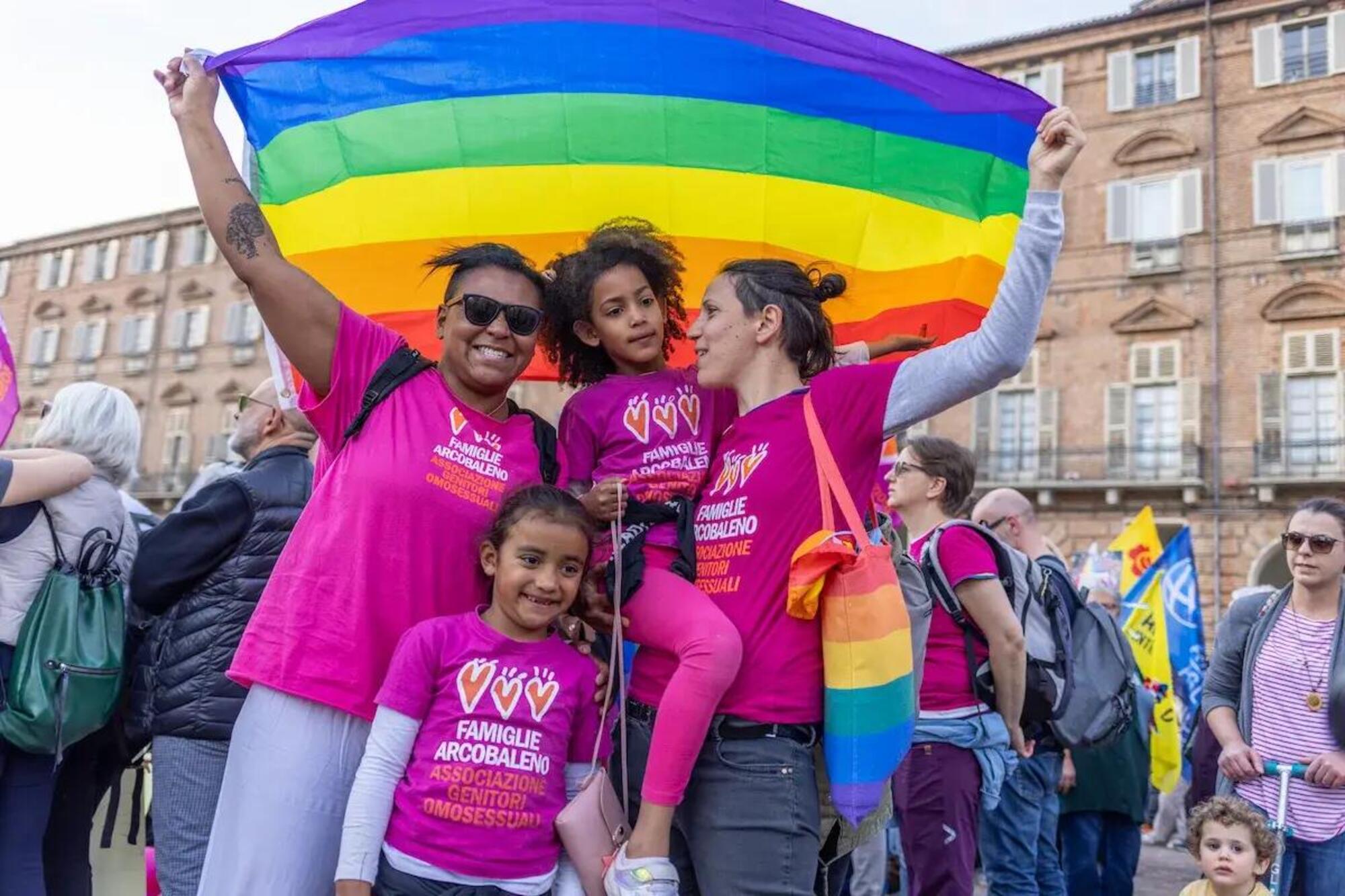 In Italia il riconoscimento del figlio da parte di entrambi i partner in coppie omogenitoriali &egrave; ancora un problema