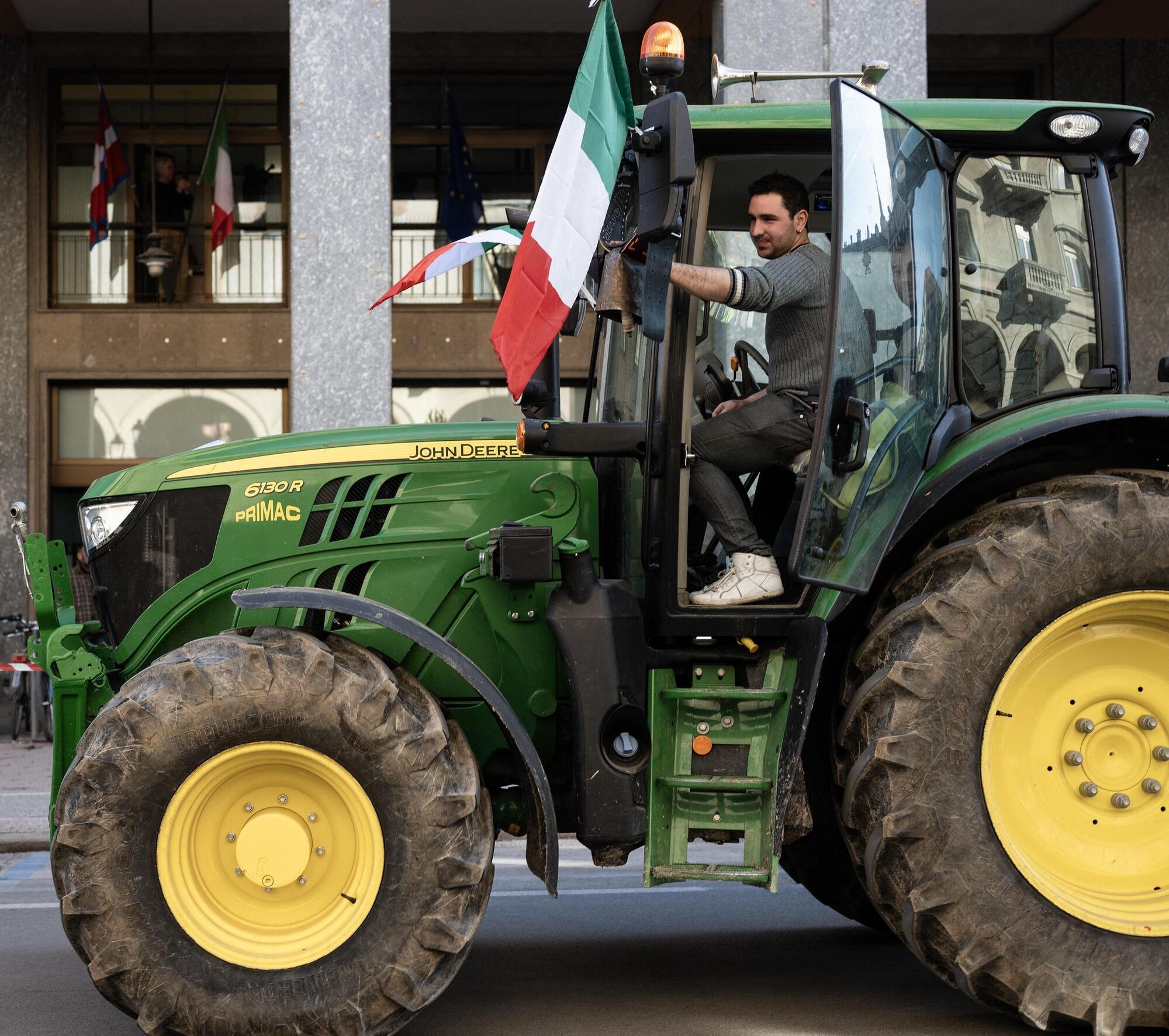 trattori protesta