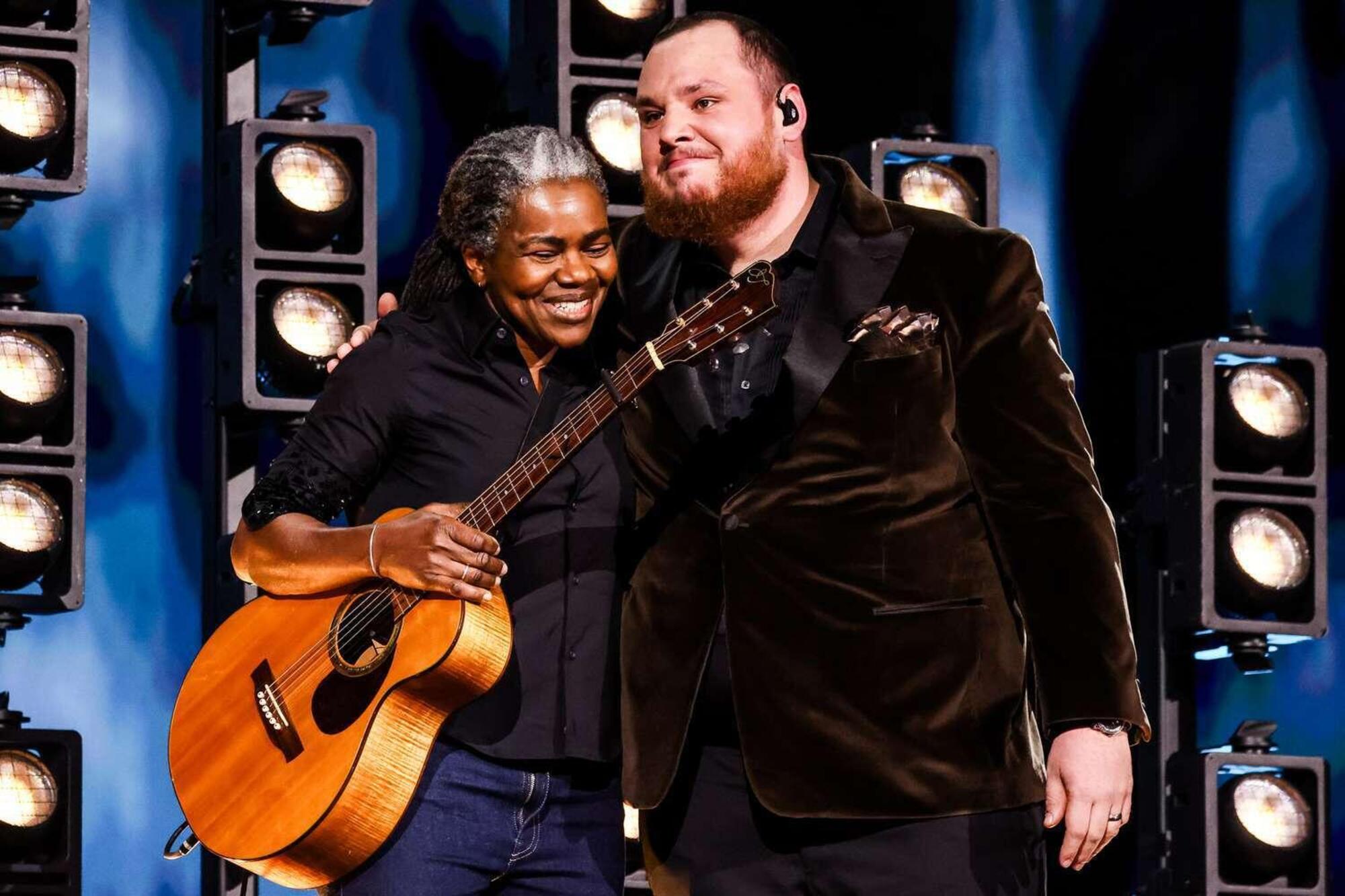 Tracy Chapman e Luke Combs