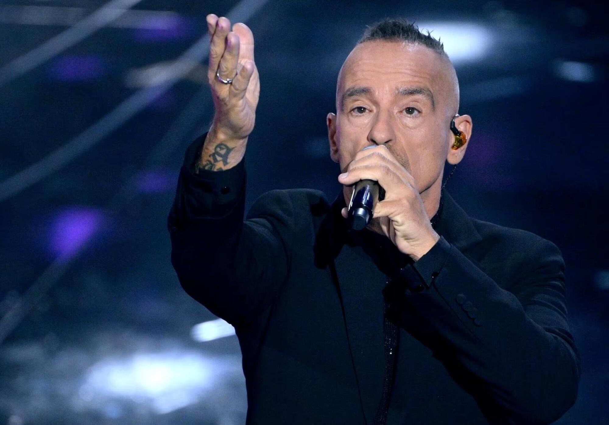 Eros Ramazzotti, ospite a Sanremo 2024 con &quot;Terra promessa&quot;, scritta da Alberto Salerno