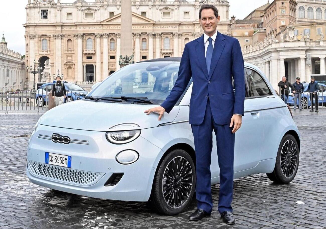 Guerra sull&rsquo;eredit&agrave; Agnelli, John Elkann indagato per irregolarit&agrave; fiscali: ecco perch&eacute; e cosa c&rsquo;entra la Juventus oltre al presidente di Stellantis e Ferrari