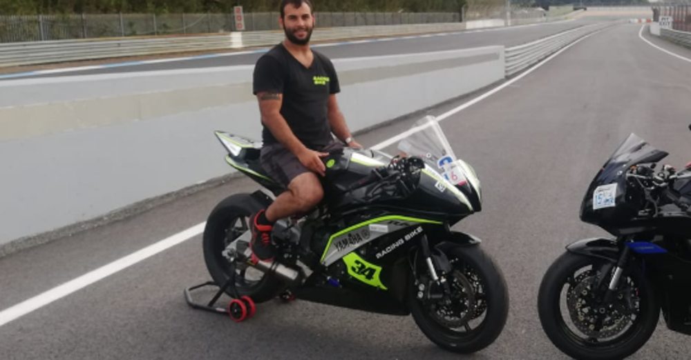 Chi era Andrea Bergamelli, il 35enne morto in pista a Valencia dopo un (inspiegabile) schianto sul rettilineo