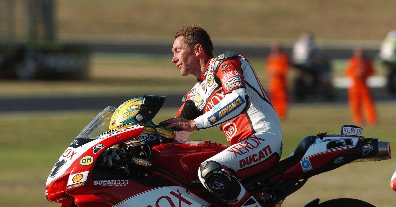 [VIDEO] Troy Bayliss l&rsquo;ha fatta silenziosa, ma s&rsquo;&egrave; sporcato (e divertito) lo stesso...