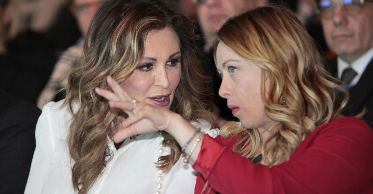 Santanch&eacute; contro i taxi, ma si fa beccare da Selvaggia Lucarelli: &ldquo;Il suo governo, il suo ministero e il suo partito non ne sanno niente?&rdquo;