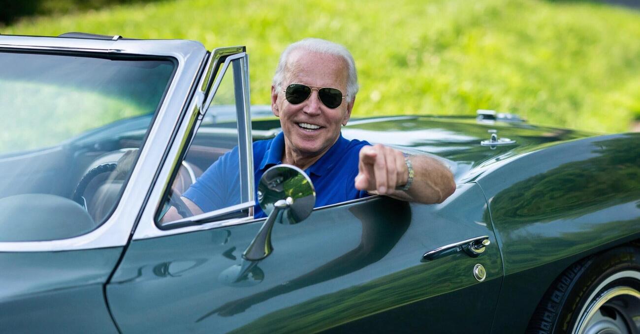 Auto elettriche, persino il fan Biden frena sulla transizione &ldquo;ecologica&rdquo;: mossa elettorale contro Trump o bagno di realt&agrave;?