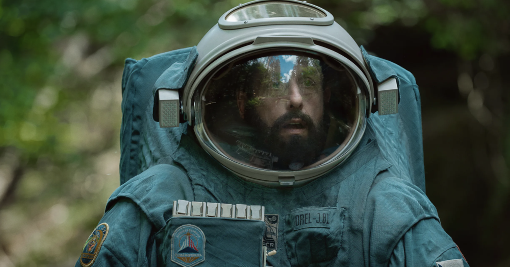 Spaceman con Adam Sandler &egrave; un&rsquo;imitazione trash di alcuni capolavori. Lo abbiamo visto alla Berlinale prima dell&rsquo;uscita su Netflix e&hellip;