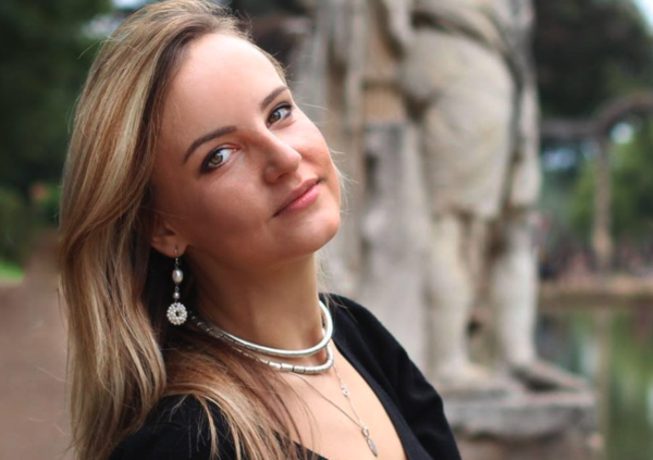 Irina Osipova e Amedeo Avondet: ecco i nomi dei &ldquo;propagandisti russi&rdquo; in Italia denunciati da Orlowski e Lasta a Piazzapulita. Ma chi sono e che legami hanno con la politica?