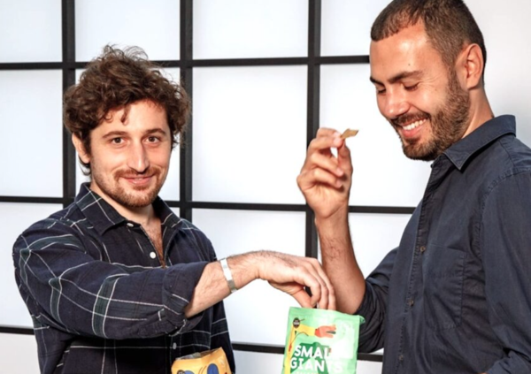 Abbiamo provato la pasta di farina di grilli di Small Giants e ci siamo fatti una aglio e olio. Ecco com&rsquo;&egrave; andata