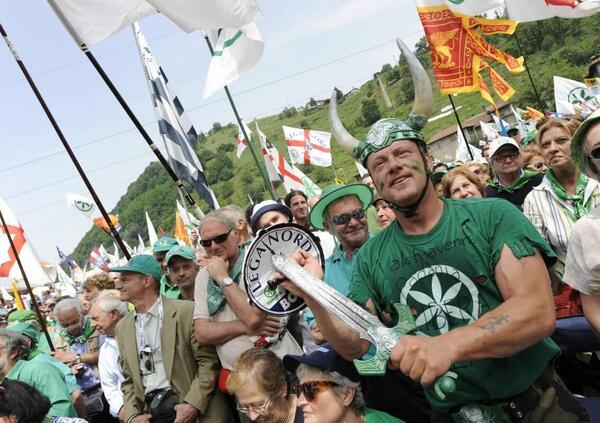 Borghezio scuote Salvini: &ldquo;A nessuno fot*e niente del Ponte sullo Stretto&rdquo;. E fomenta la base della Lega contro il segretario: &ldquo;Lo votano perch&eacute; scritto sul simbolo, ma se ci fosse un altro&hellip;&rdquo;