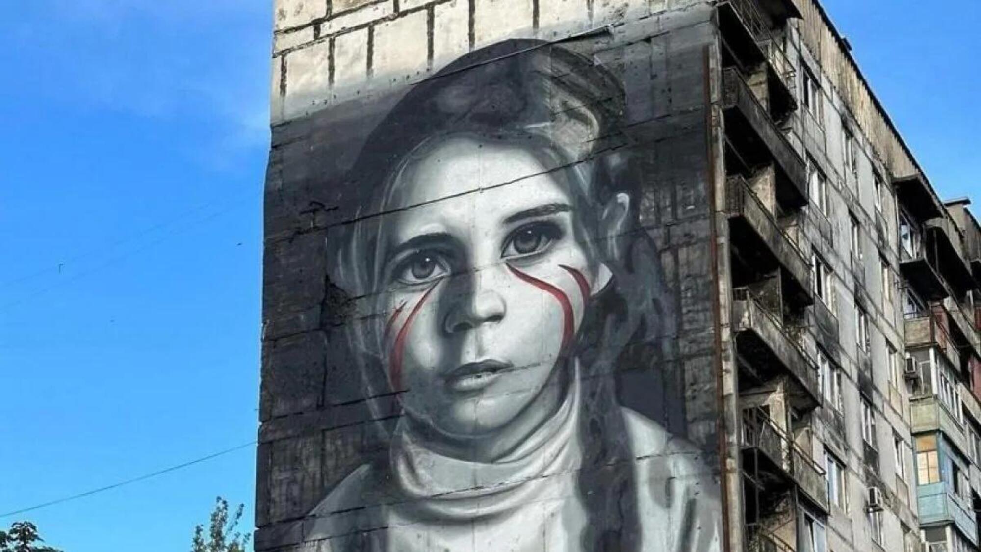Il murales di Jorit con la “bambina di Mariupol” oggetto di molte critiche