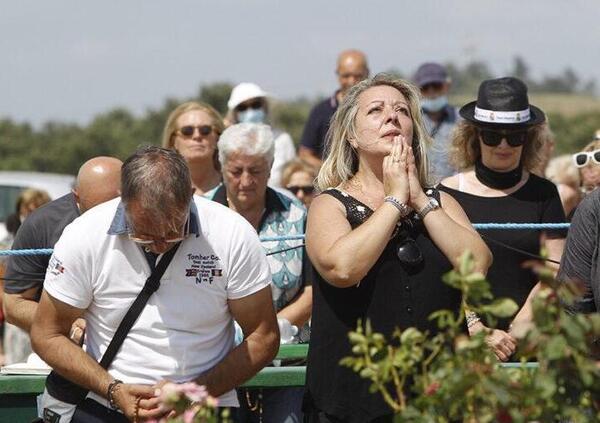 La veggente di Trevignano scomunicata dalla Chiesa, ma i fedeli credono a lei. Perch&eacute;? C&rsquo;entrano il cervello &ldquo;spento&rdquo;, la manipolazione e il caso Medjugorje 