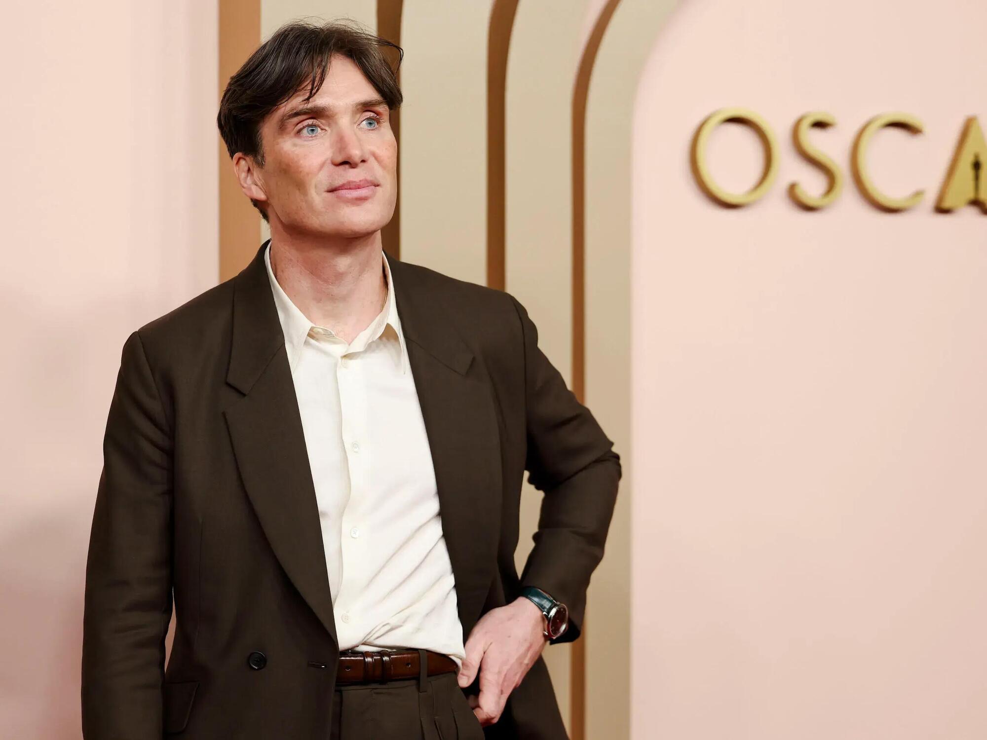 Cillian Murphy con Omega Deville Prestige