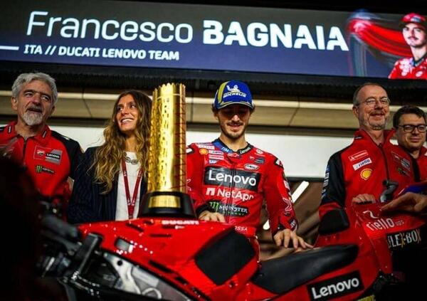 Eguagliare Barry Sheene e commuovere Gigi Dall&rsquo;Igna: a Pecco Bagnaia ormai riesce proprio tutto. Compresa la vera vittoria&hellip;