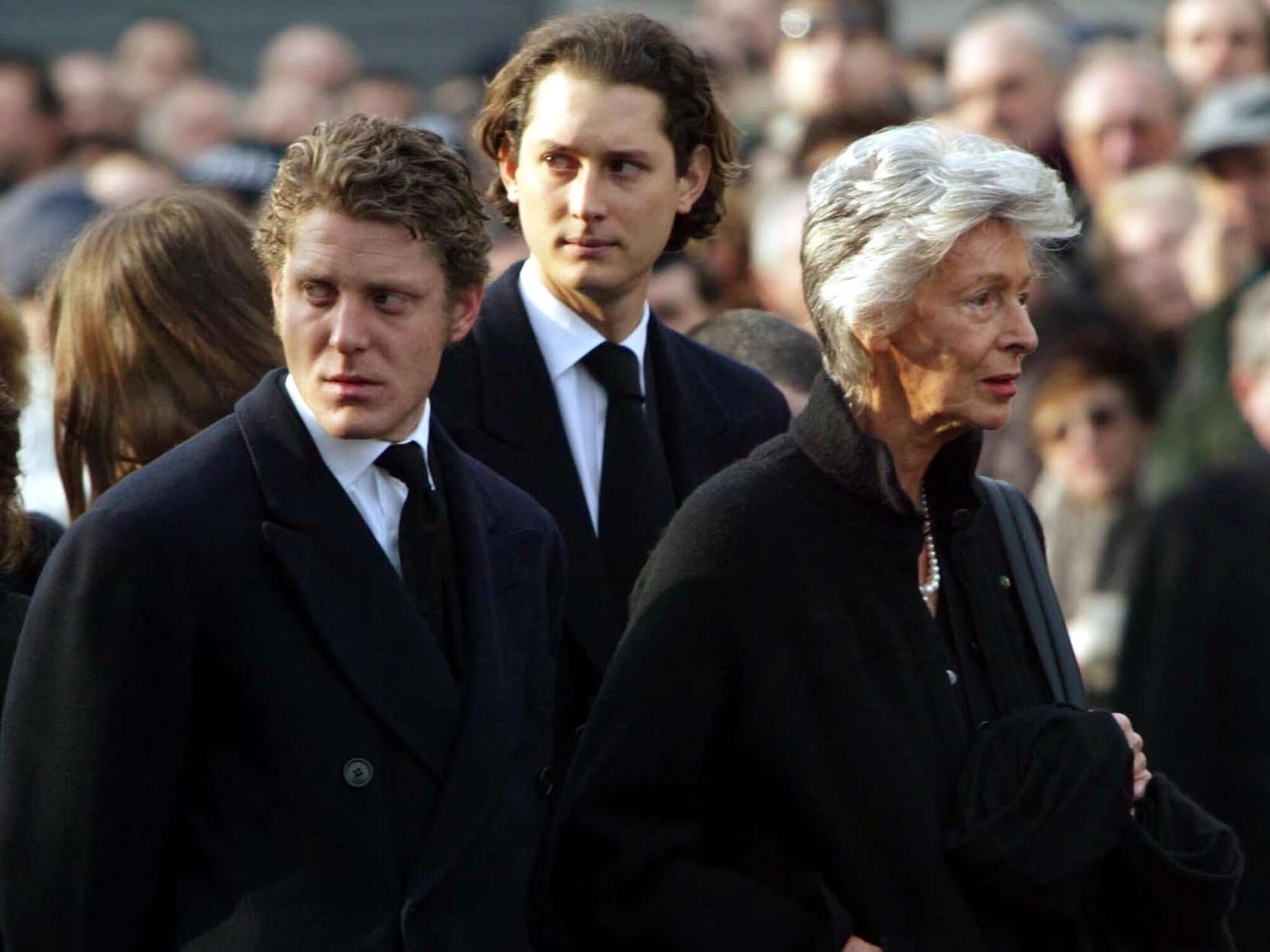 Lapo e John Elkann insieme alla nonna Marella Caracciolo