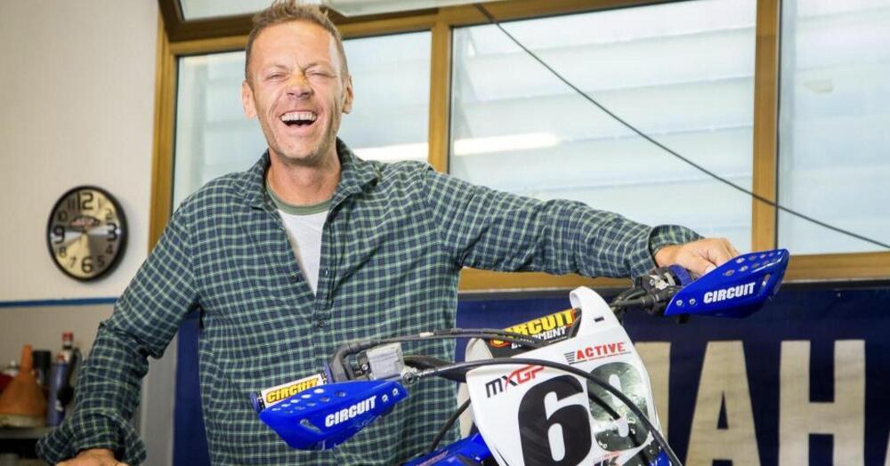 Ma &egrave; motocross o Supersex? Dal box del Team JK Racing alla brace con Rocco Siffredi