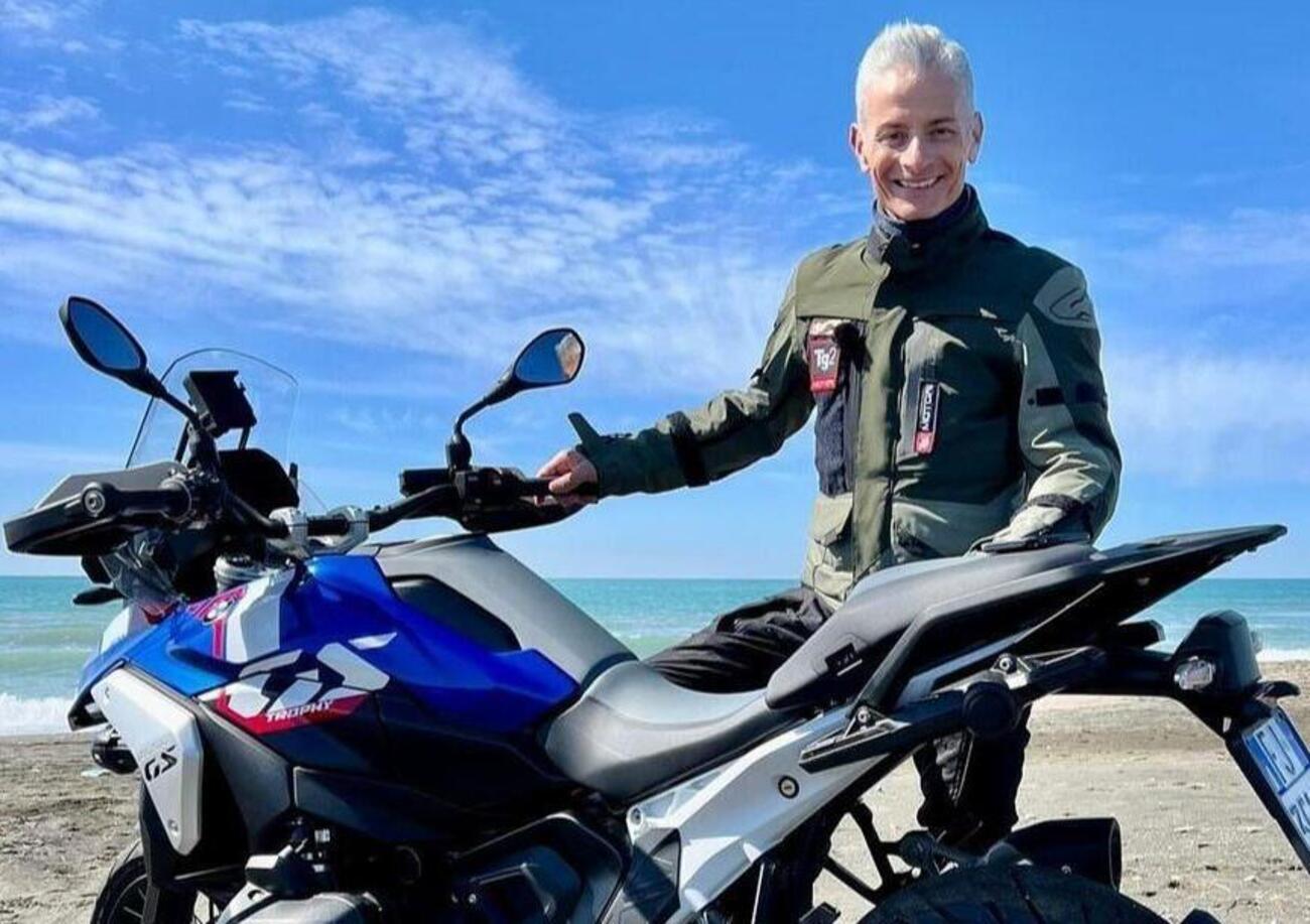Ok, ma perch&eacute; &egrave; finito nei guai il giornalista di moto (e di bici) del Tg2 Motori? Da Biaggi a Fiorello in Rai, ecco chi &egrave; Piergiorgio Giacovazzo
