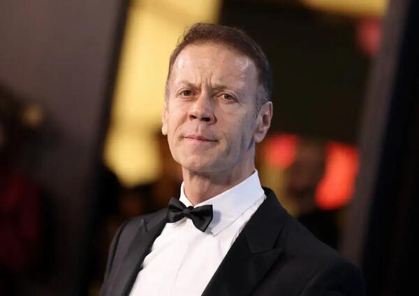 Ok, ma che caz*o succede a Rocco Siffredi, denunciato da una giornalista per molestie dopo Supersex?