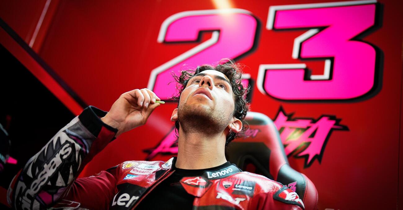 Il venerd&igrave; di Portimao: Pecco soffre, Bastianini vola davanti a Miller e Marquez. La classifica e tutto quello che c&rsquo;&egrave; da sapere sulle FP2