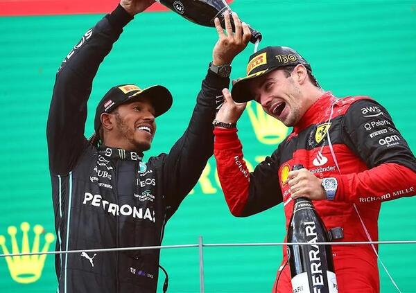 La stampa spagnola attacca Charles Leclerc e Lewis Hamilton: &quot;A Maranello hanno sacrificato il pilota migliore&quot;