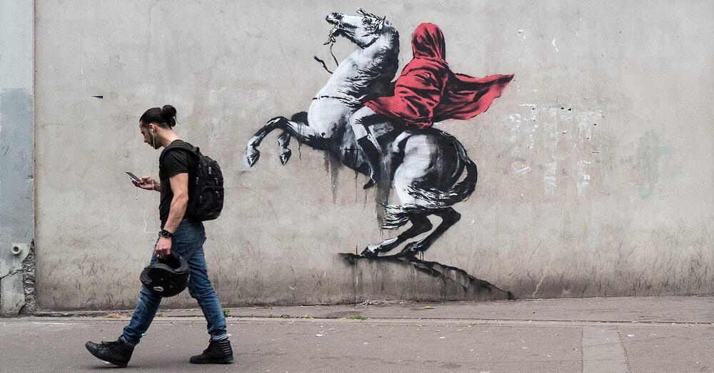 Ma davvero Banksy ha questa faccia? Ecco svelato (forse) il volto dello street artist 