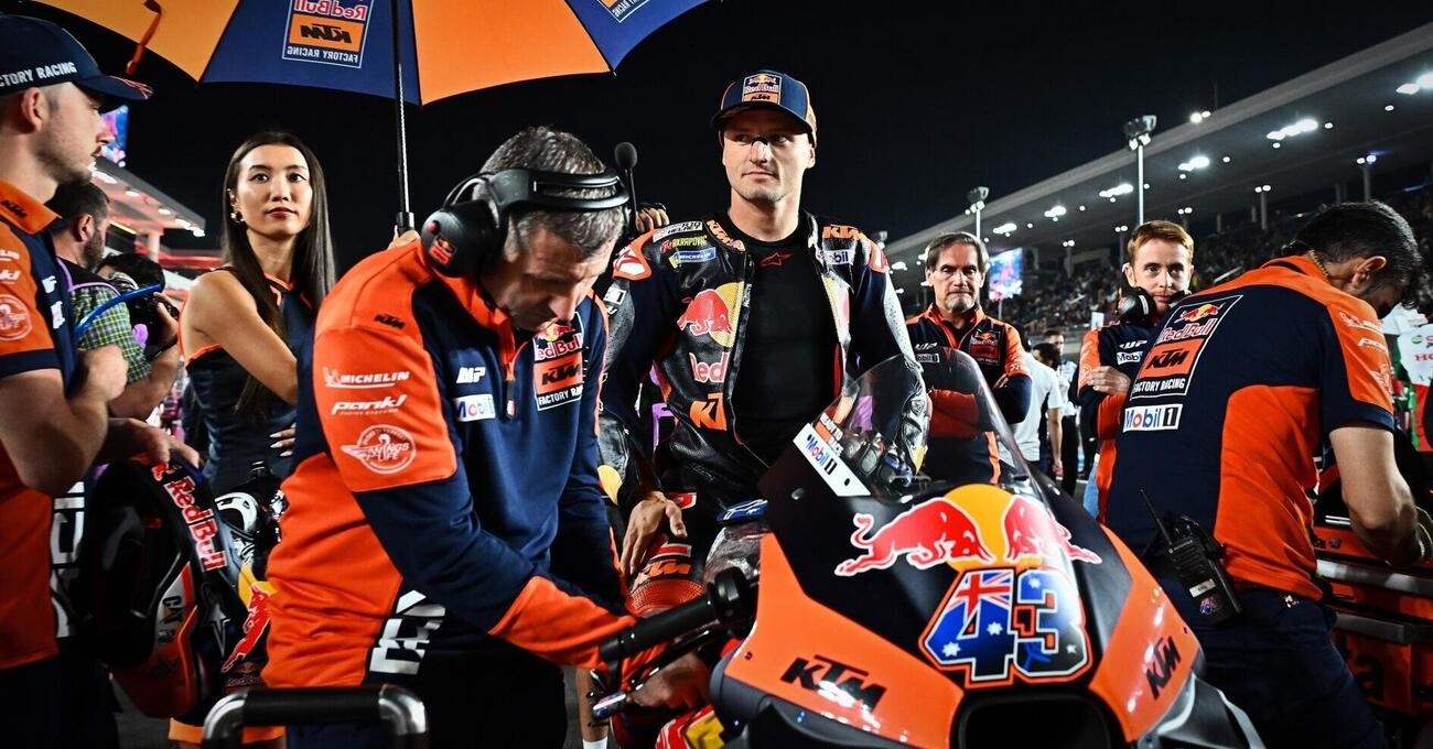Jack Miller ha gi&agrave; capito che perder&agrave; il posto: &quot;Pedro Acosta non &egrave; mai sulla moto, tocca tutto per terra. Devo imparare da lui&quot;